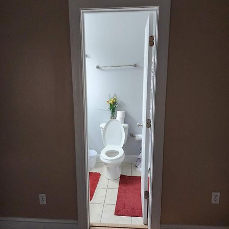 Private Room Balcony And Bathroom In Charleston Exterior photo